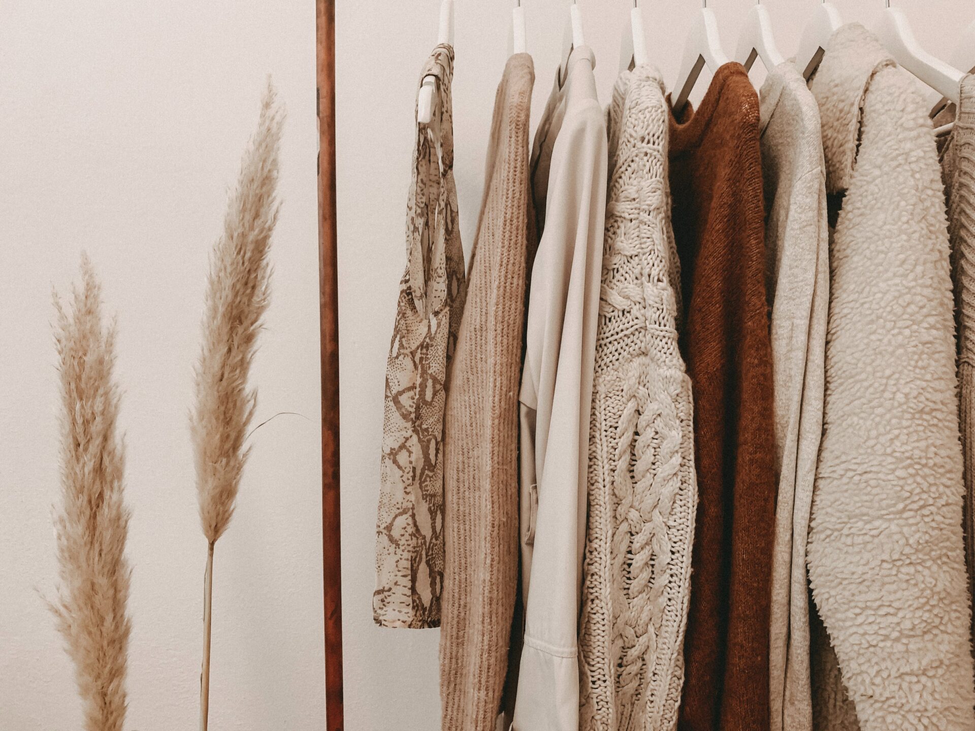 How to Minimize Your Wardrobe Without Making it Look Boring Ianiko