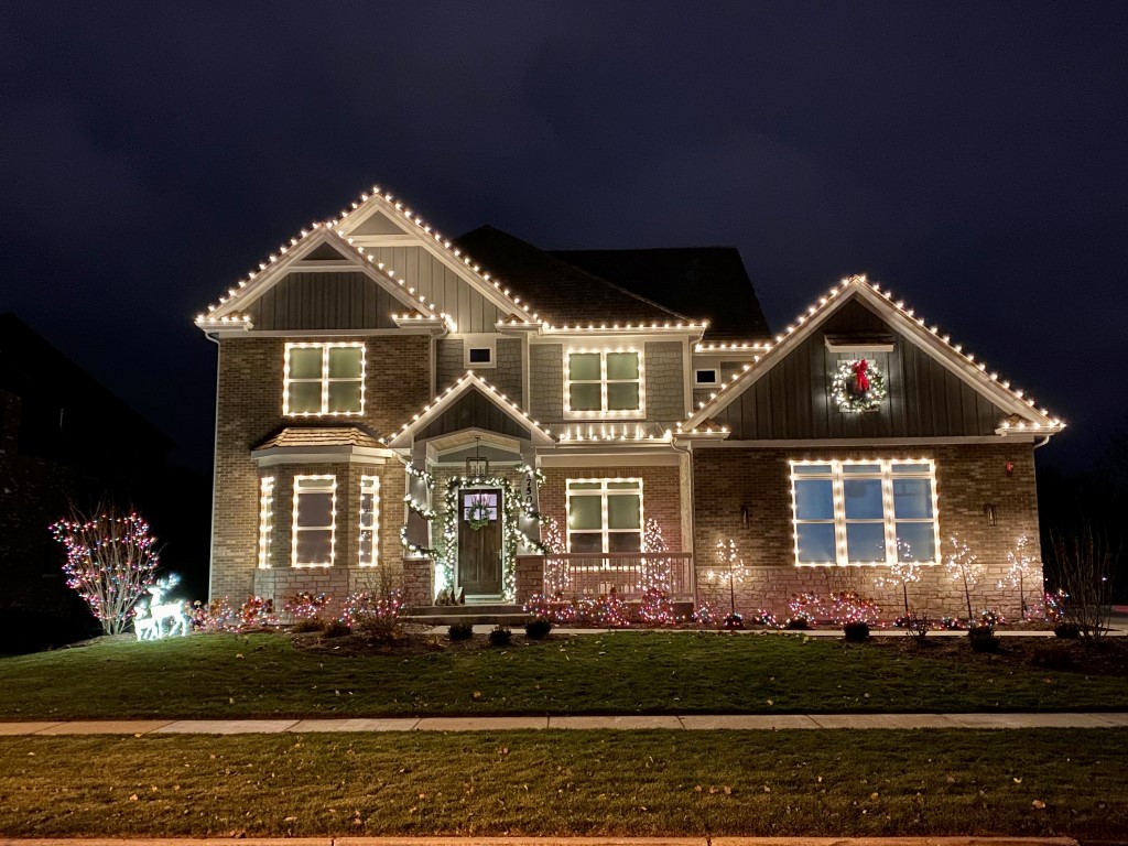 Custom Christmas Lighting Glen Ellyn IL