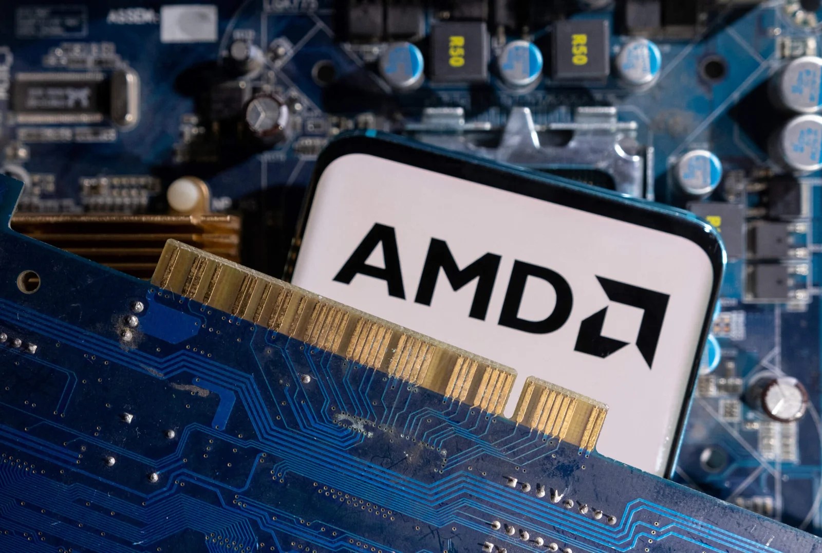 AMD Unveils AI Chip to Compete with Nvidia, Amazon May Be Its Debut Customer