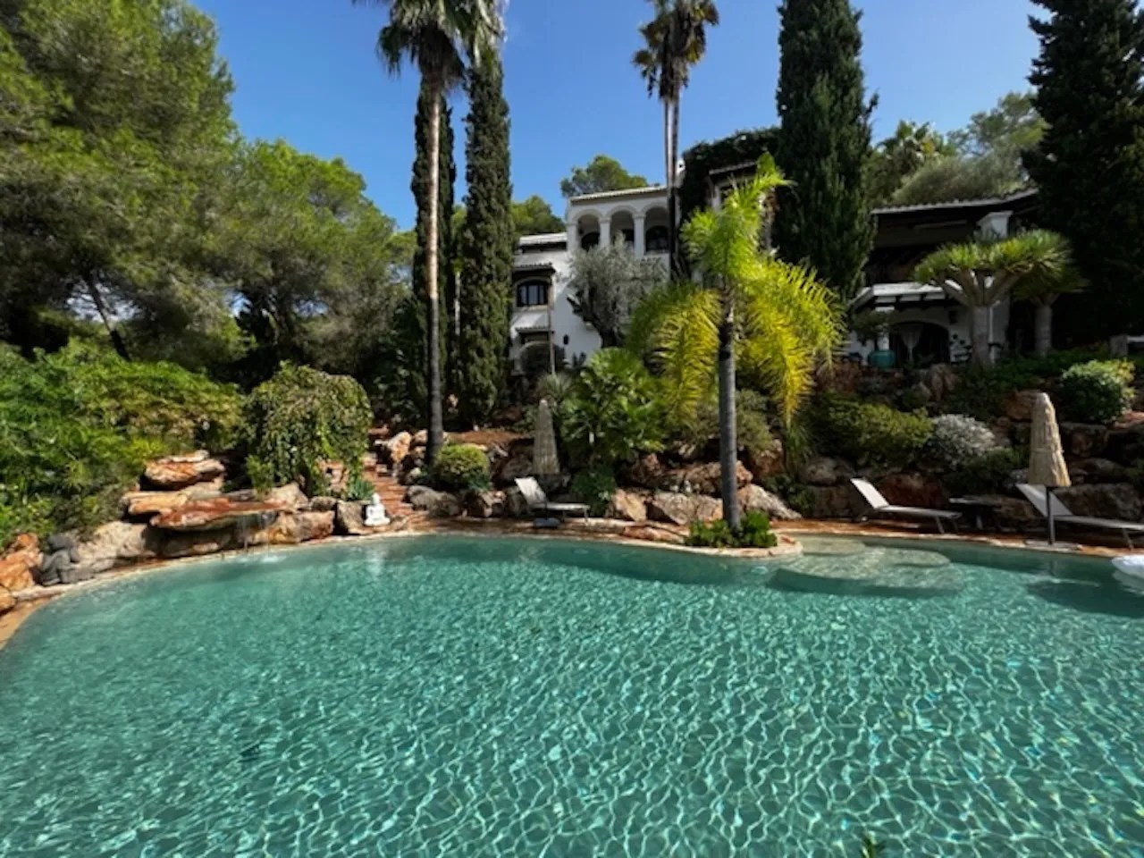 Finca for sale 5 bedrooms 5 bathrooms San Juan area Real Estate