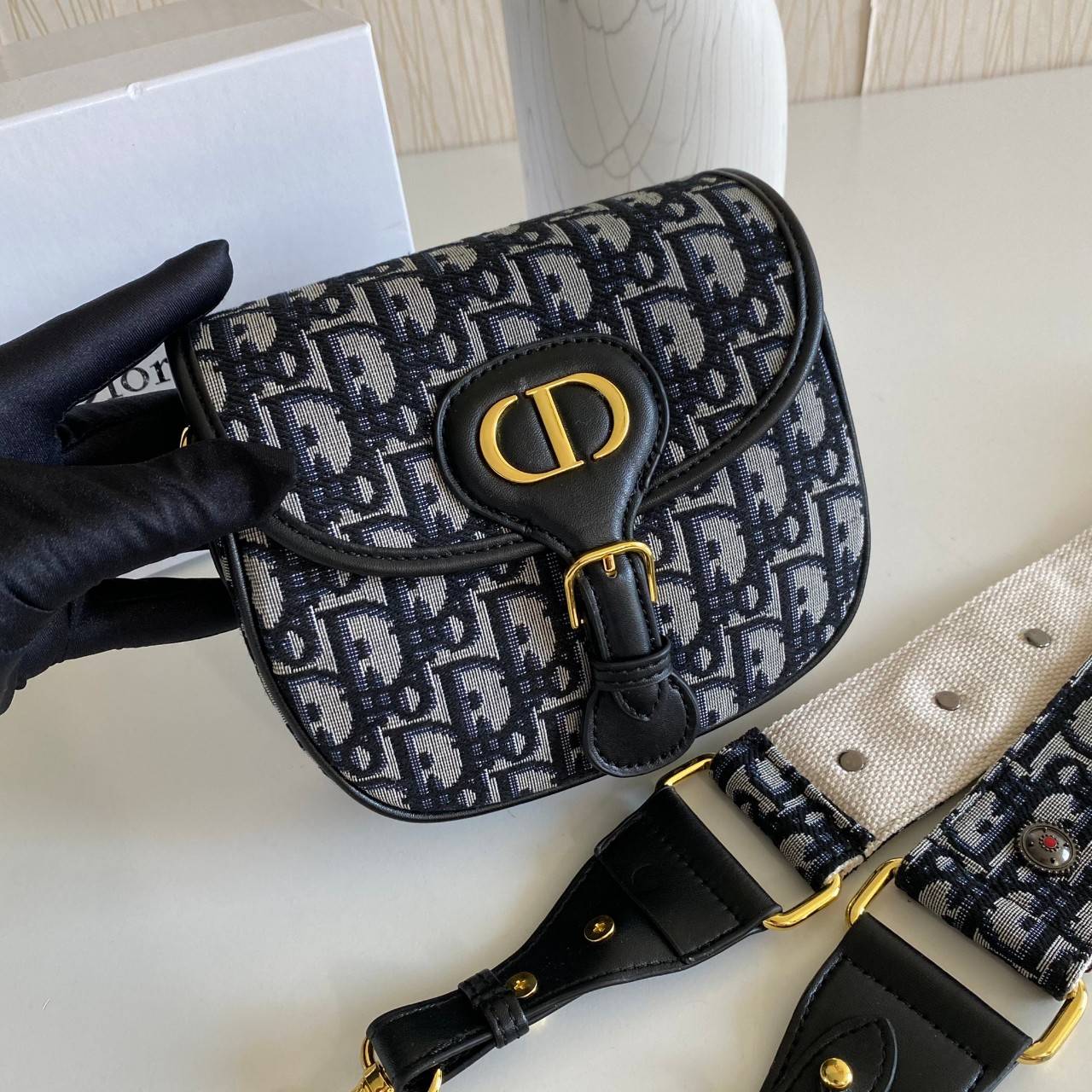 DIOR BOBBY BAG (18cm) IBRANDSBAG