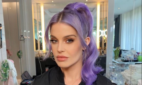 Kelly Osbourne shares incredibly rare photo of her baby bump and WOW