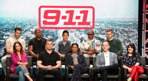 911 season 6 trailer has fans convinced an alien invasion is on the