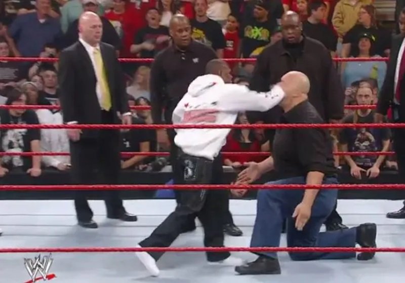 ‘He was furious’ What Floyd Mayweather promised WWE legend before