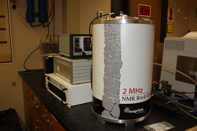 2MHz NMR Rock Core Analyzer Integrated Core Characterization Center