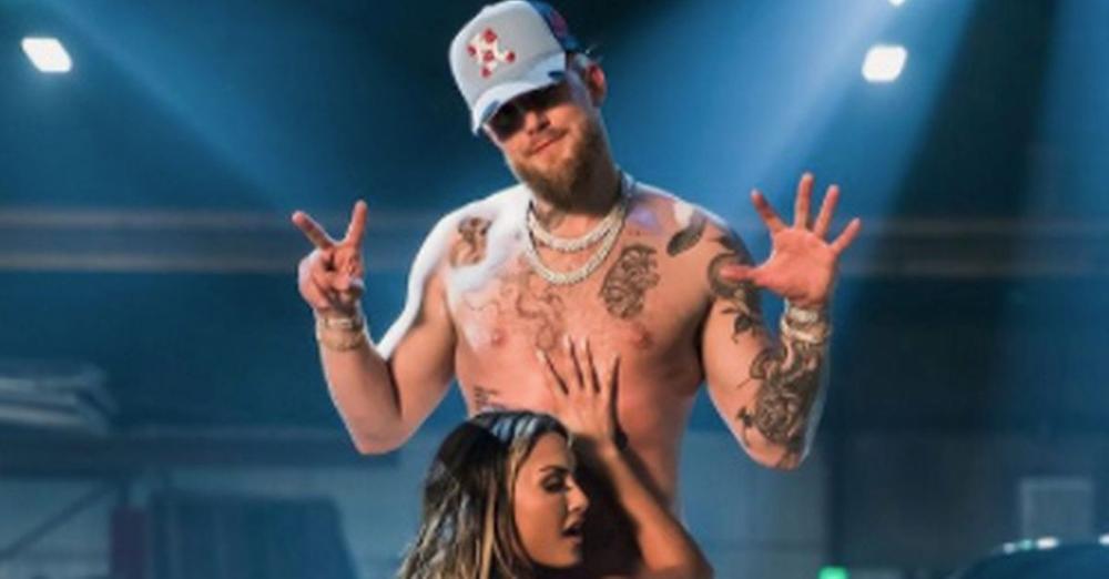 Jake Paul Poses Naked with his Girlfriend to Celebrate his Birthday in