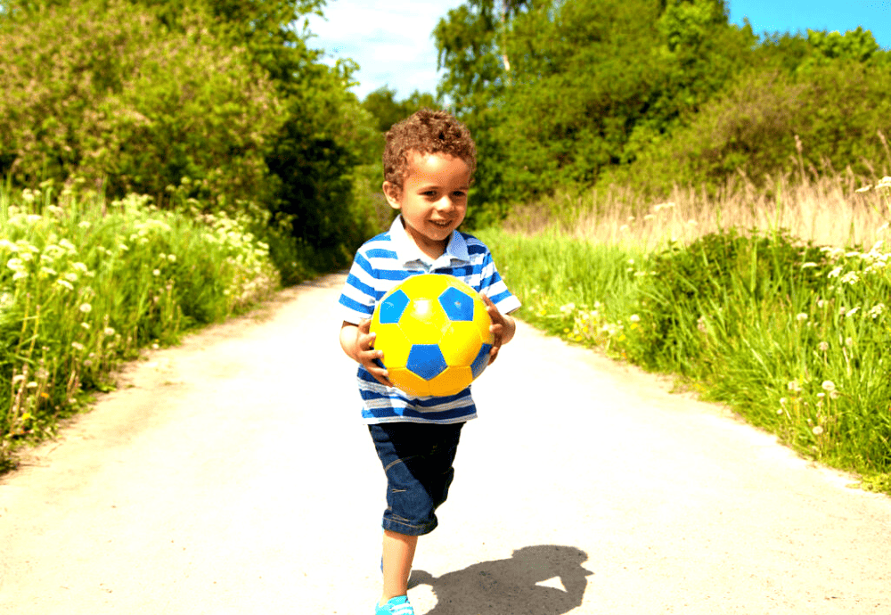 19 Amazing Throwing Games (Catching Games) IcebreakerIdeas