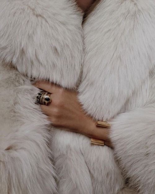 How to Get the Mob Wife Aesthetic With Faux Fur Coats