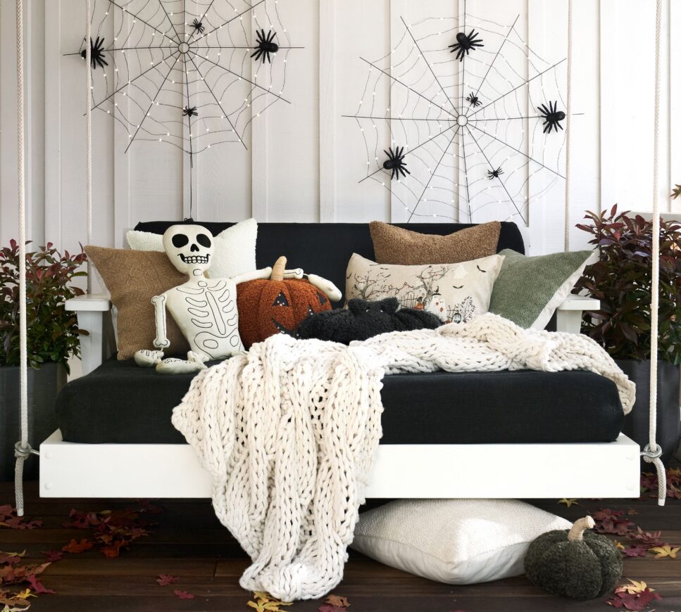 Cute Halloween Living Room Decor