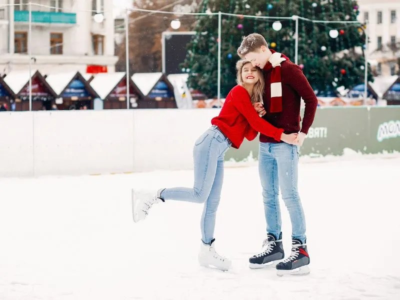 What To Wear On An Ice Skating Date (And Still look Cute!)