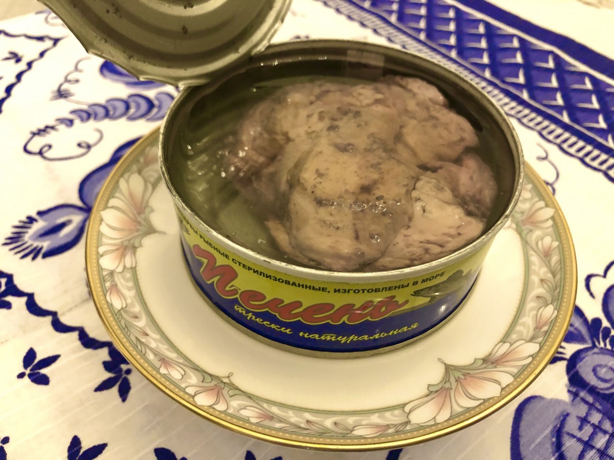 【ロシアの食材】鱈肝の缶詰 RussiAnnouncer｜いちのへ友里オフィシャルサイト