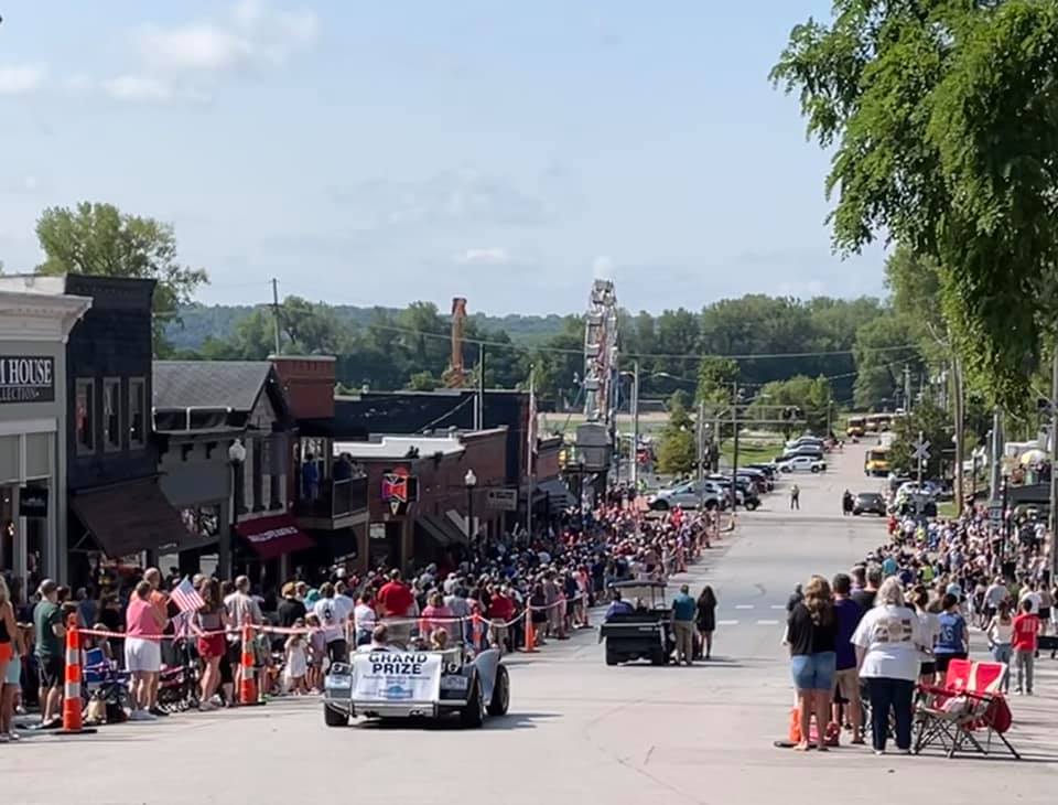 Kenny Broberg Joins Parkville Days Parade! Park ICM