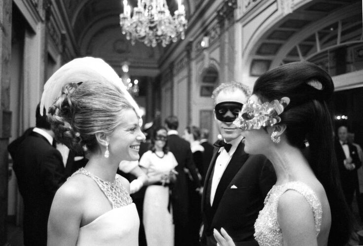 Iconic Archive Black and White Ball Iconic Licensing