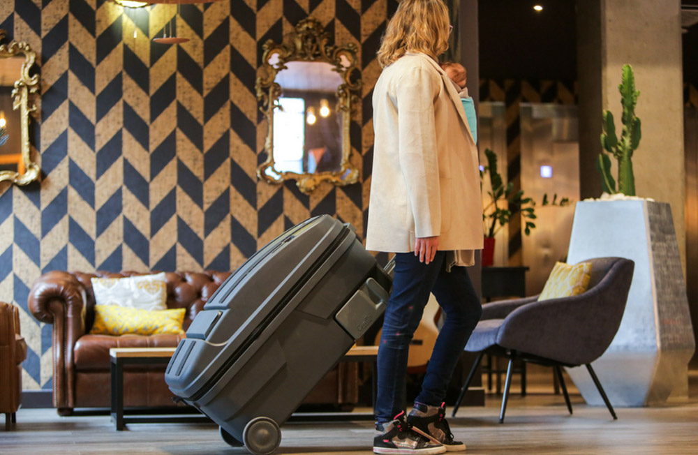 6in1 Ultimate Newborn Luggage, Turns Into a Rocker, Bathtub, Changing Table I