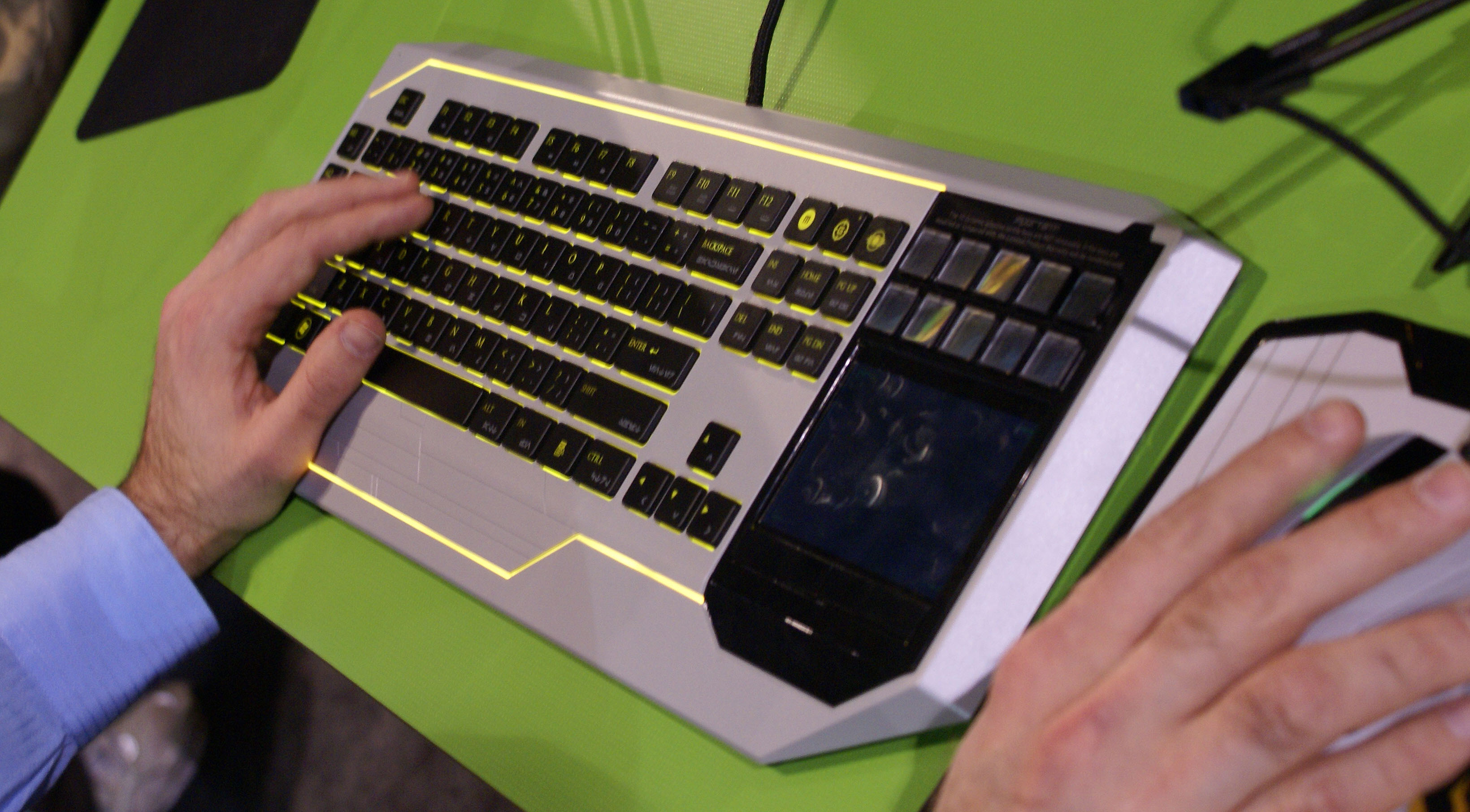 The Razer Blade at CES OMG and WTF in one laptop « Icrontic