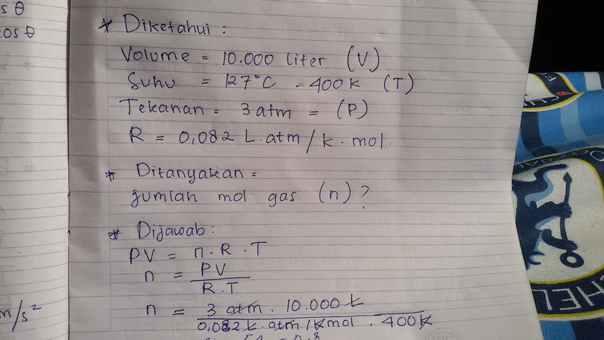 Gas dalam ruang tertutup yang bervolume 10.000 liter dan suhu 127°c
