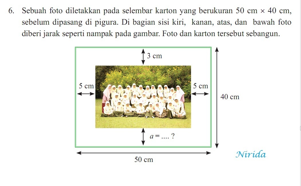 sebuah foto diletakkan pada selembar karton yang berukuran 50 cm x 40