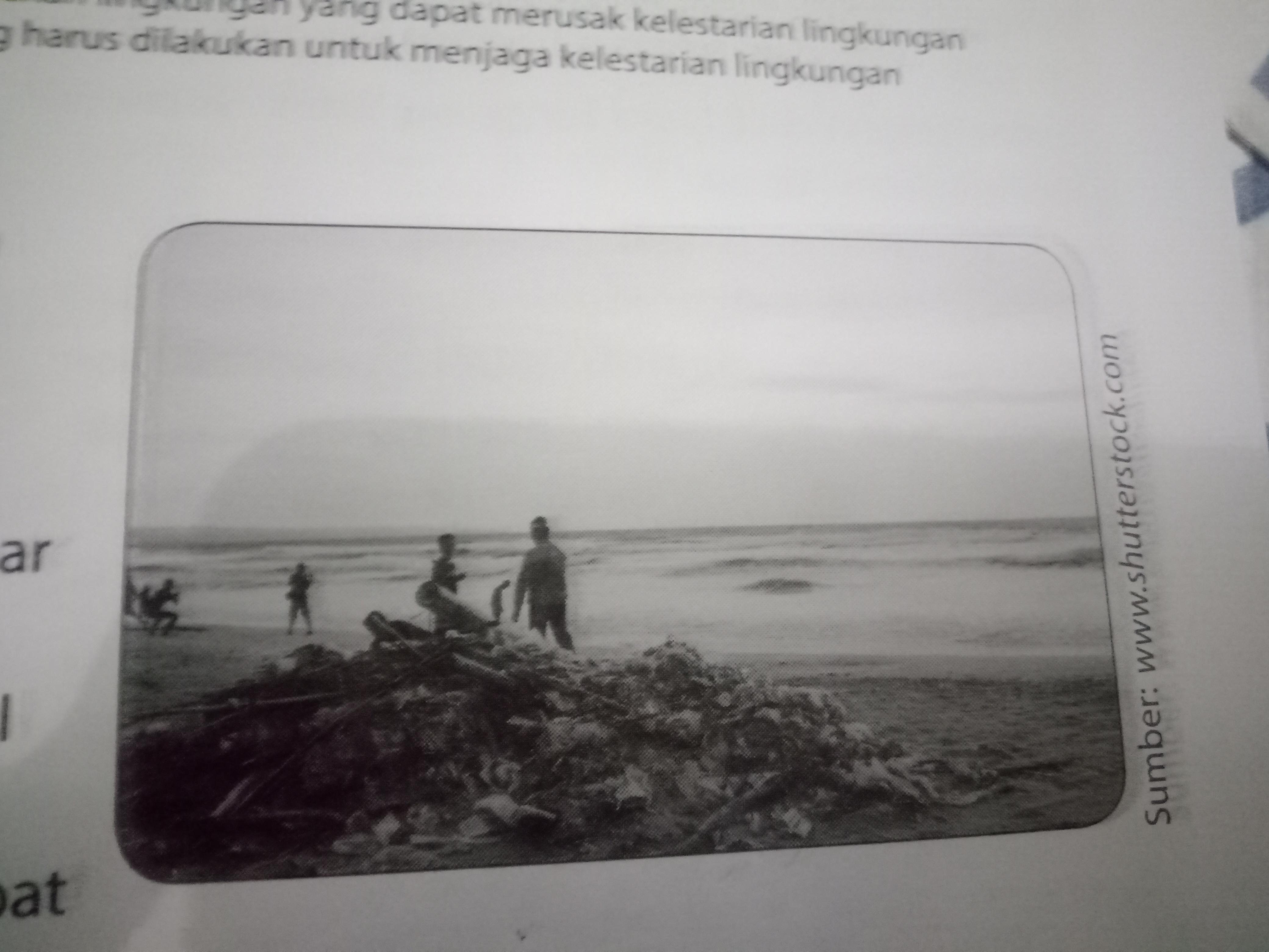 a. peristiwa apa yg terjadi pada gambar di samping? b. Apa yg