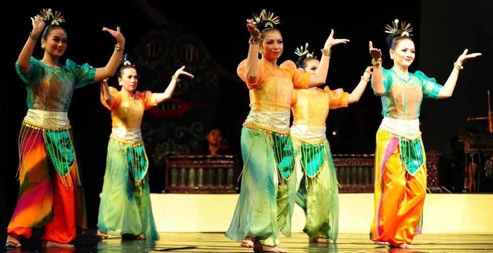 jelaskan asal usul tari manipuren tolong yang bisa pilis Brainly.co.id