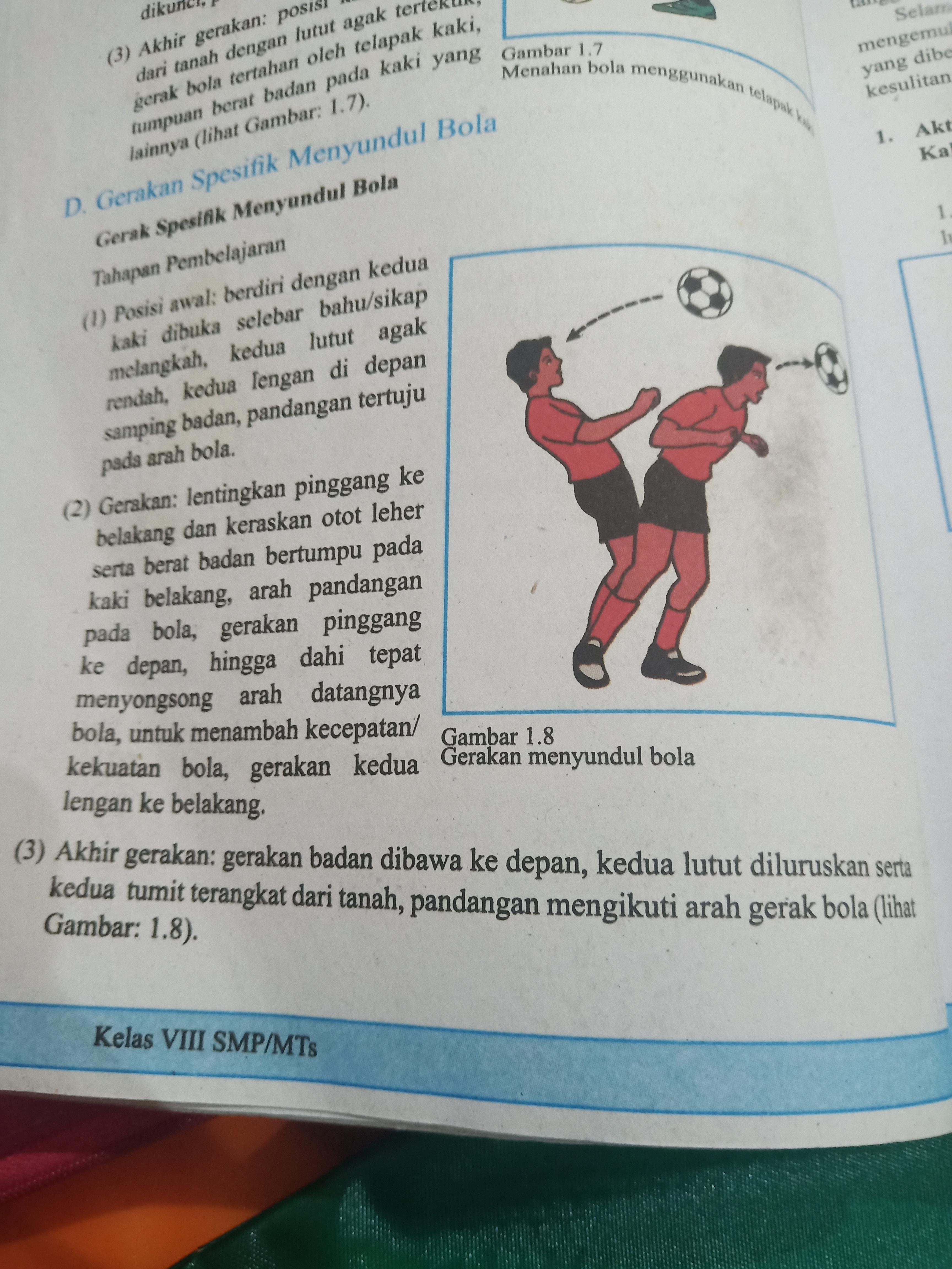 Jelaskan Teknik Menyundul Bola