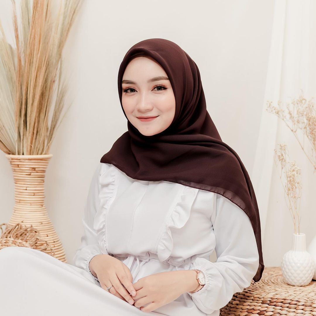 Kerudung Bella Square Warna Coklat Kopi Bahan Pollycotton Kerudung Segi Empat / Kerudung Segi Empat Polos / Jilbab Segi Empat Terbaru 2022 Viral Kekinian / Hiijab Segi Empat Polos | Lazada Indonesia