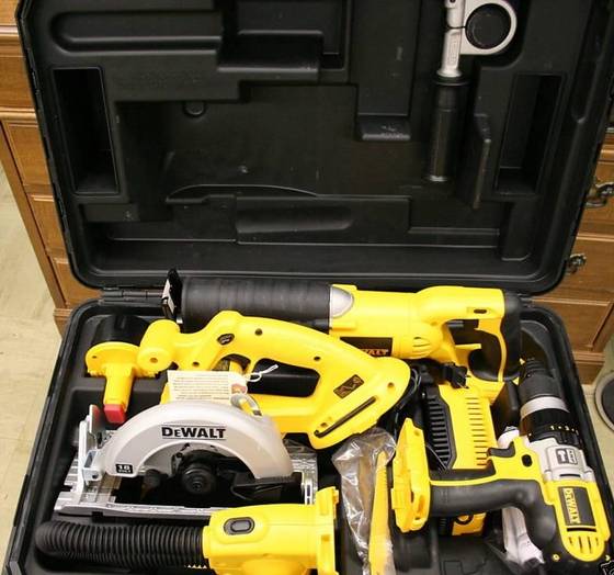 Dewalt 18V 4 Piece Combo Kit Buy In Medan
