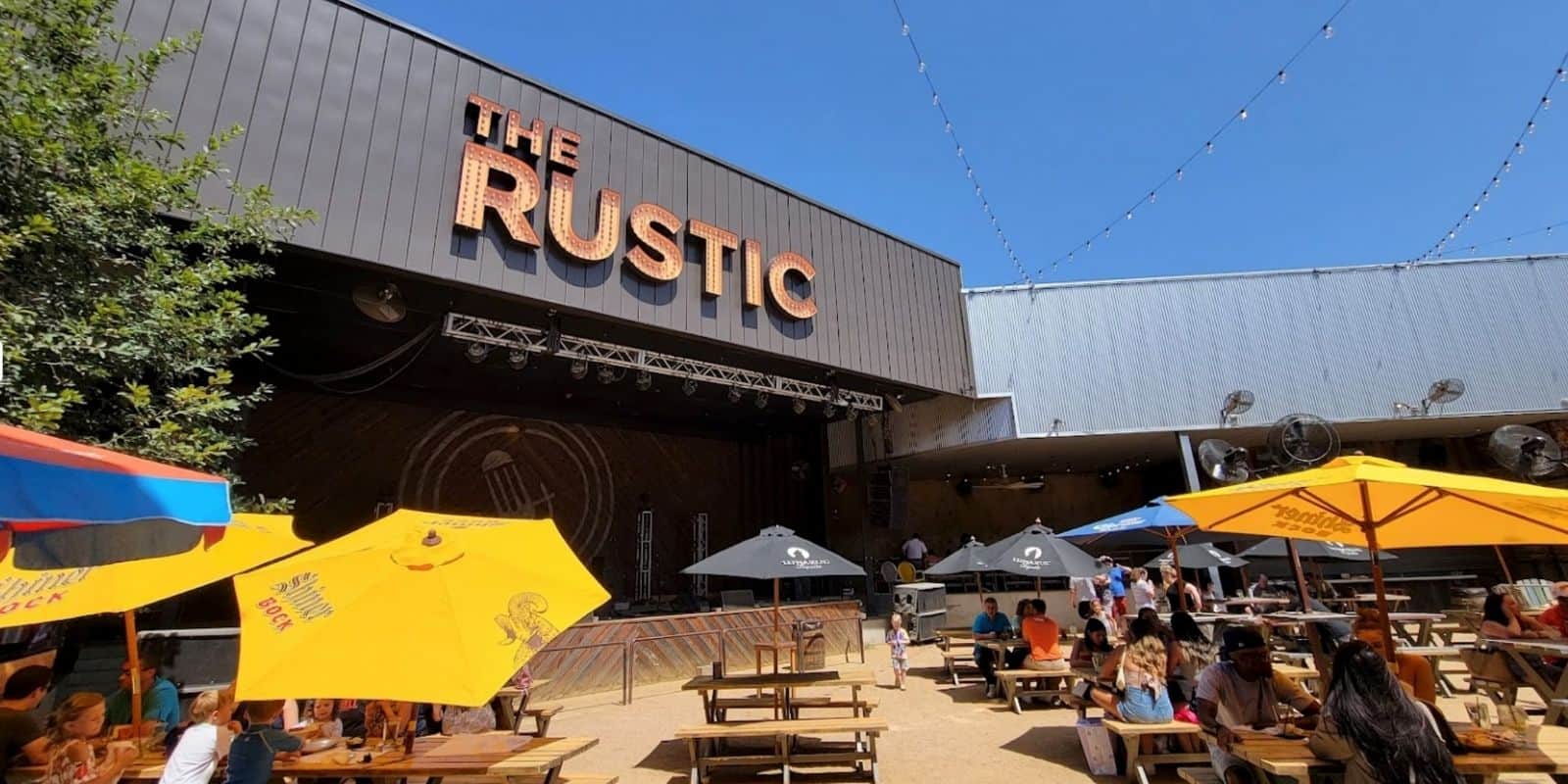 10 Best DogFriendly Restaurants in & Around San Antonio, TX