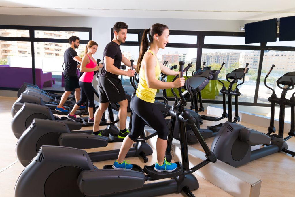 Faire un vélo elliptique au gymnase à quoi ça sert