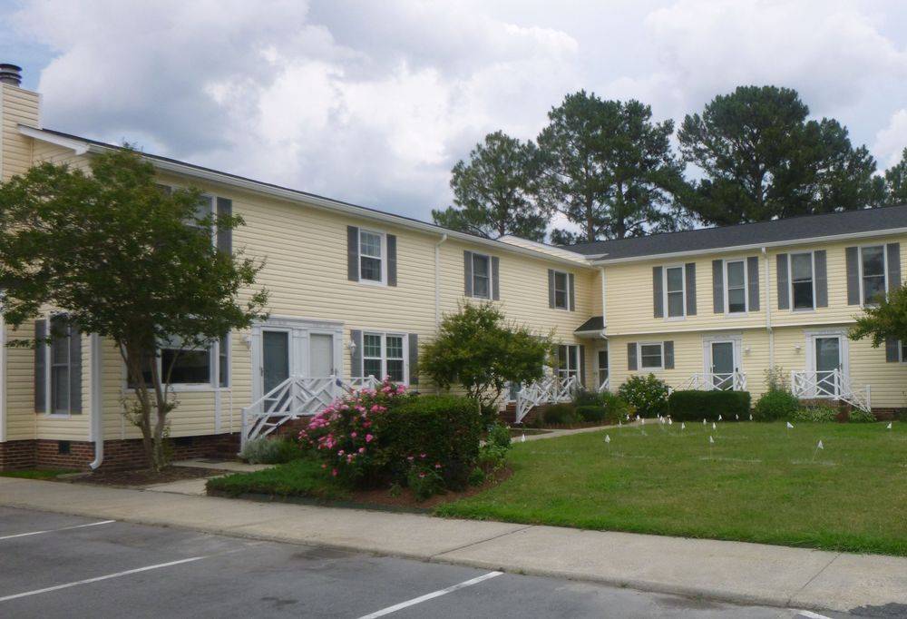 Oakmont Townhouse Ideal Property Management Group, LLC