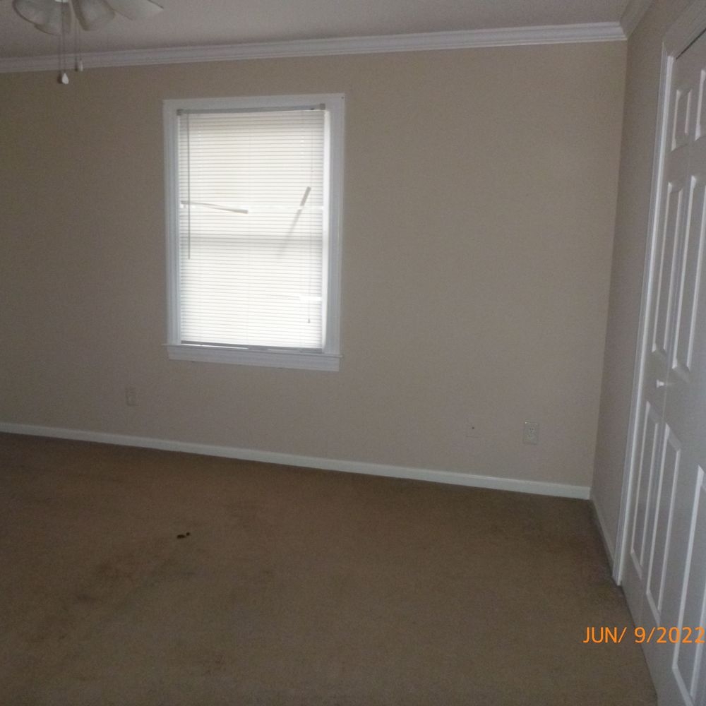 Oakmont Townhouse Ideal Property Management Group, LLC