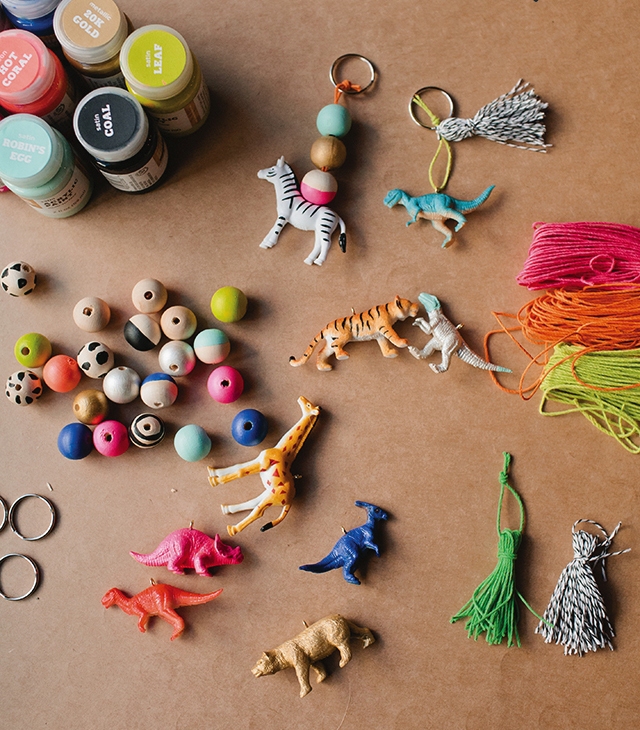 50 Ways to Make Beaded Keychains Patterns with Tutorials