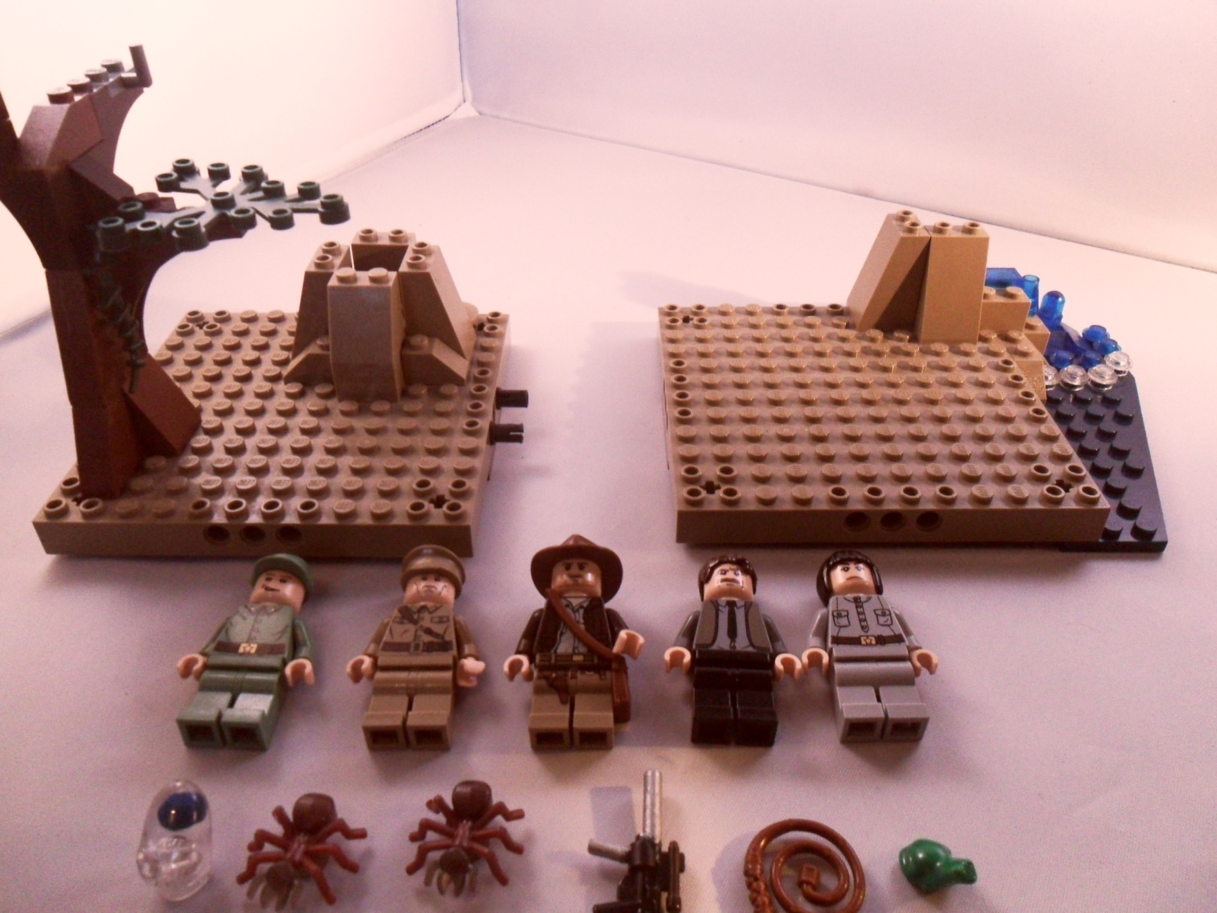 LEGO IDEAS Lego Indiana Jones Ant Ambush
