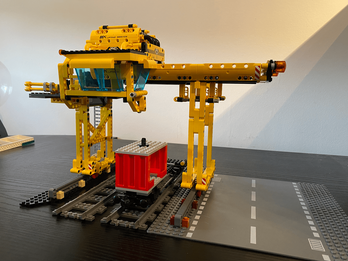 LEGO IDEAS Container Terminal