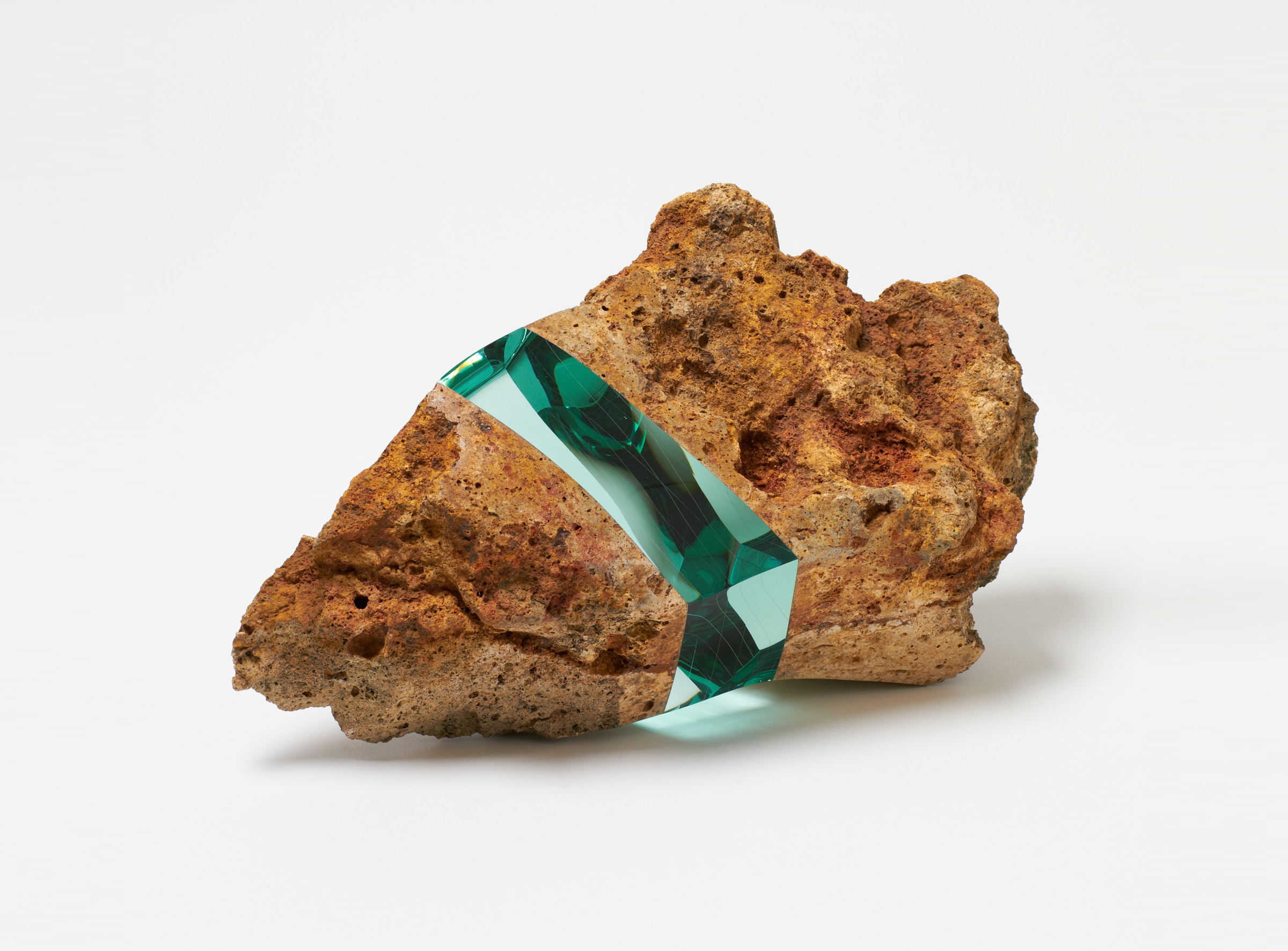 Stone with Glass Layer / Ramon Todo ideasgn