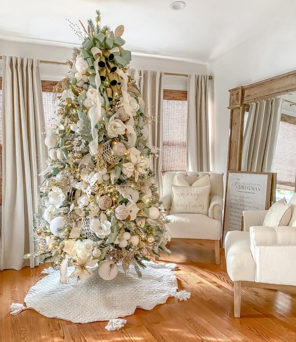 25 Stylish Ways To Decorate Christmas Trees Gingerbread Christmas