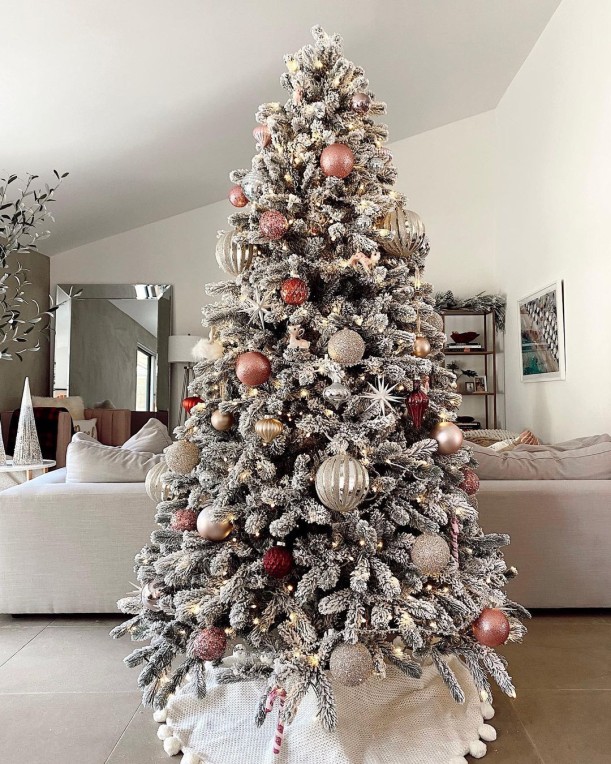 Pretty Christmas Tree decorations Christmas Tree Decoration Ideas