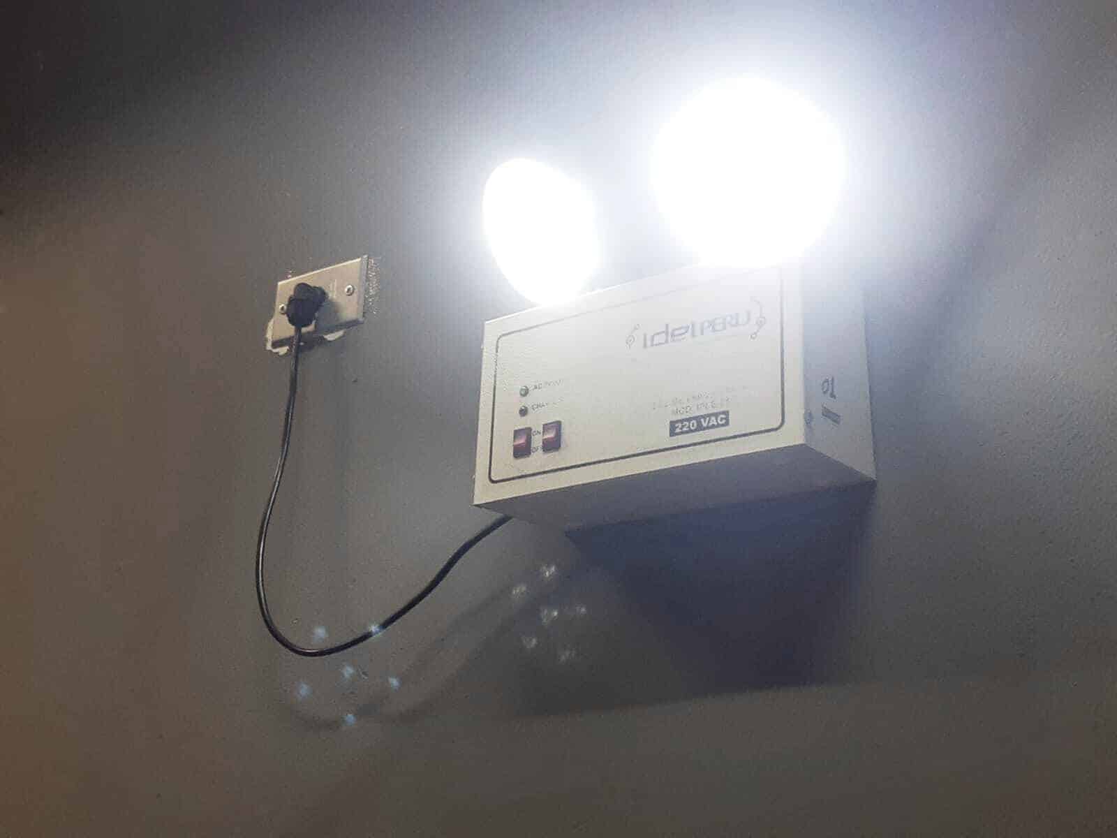 Luz de Emergencia LED IPLE01 INTERIOR Desarrollo de proyectos y