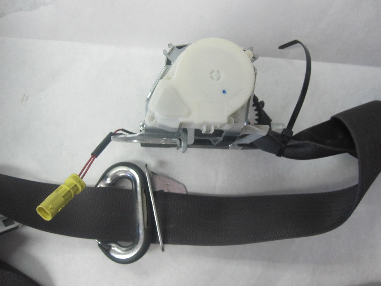 GM Seat Belt 3022 Car Parts and Accessories Can you identify?