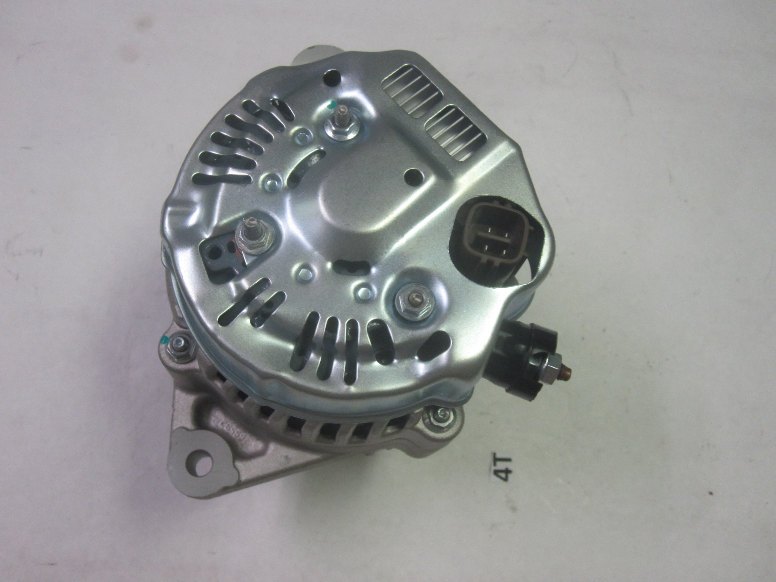 That is a Denso 2100192 alternator (or equivalent). It fits Honda