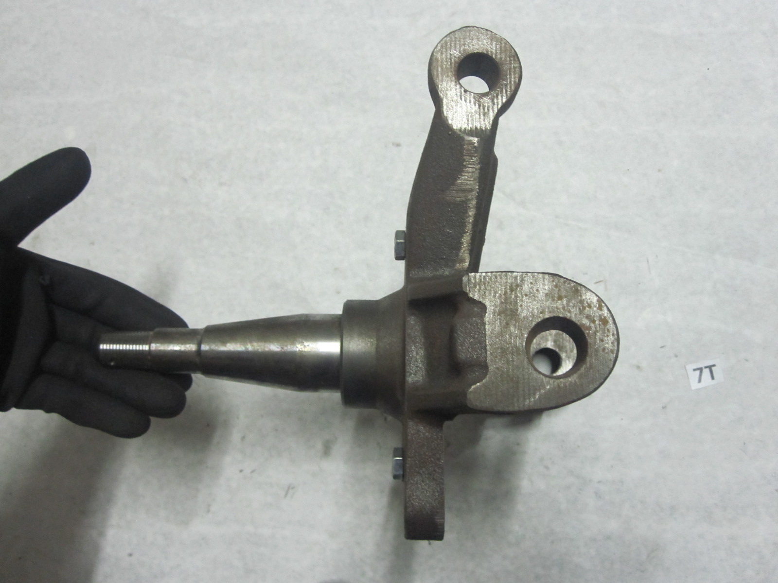 Front spindle for an '87'90 2 wheel drive Dodge Dakota. They're used