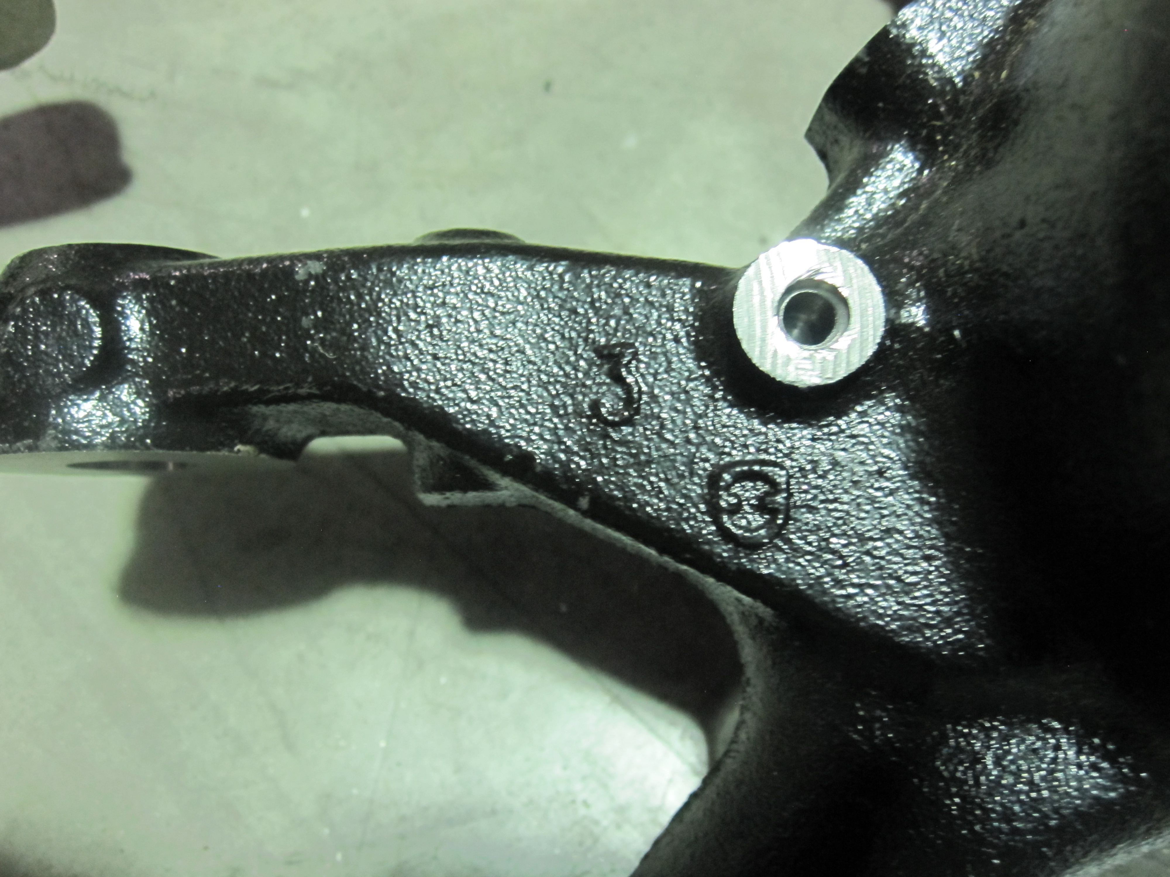 Steering knuckles for 2 wheel drive Toyota Hilux VIGO 79 Car Parts and Accessories Can you