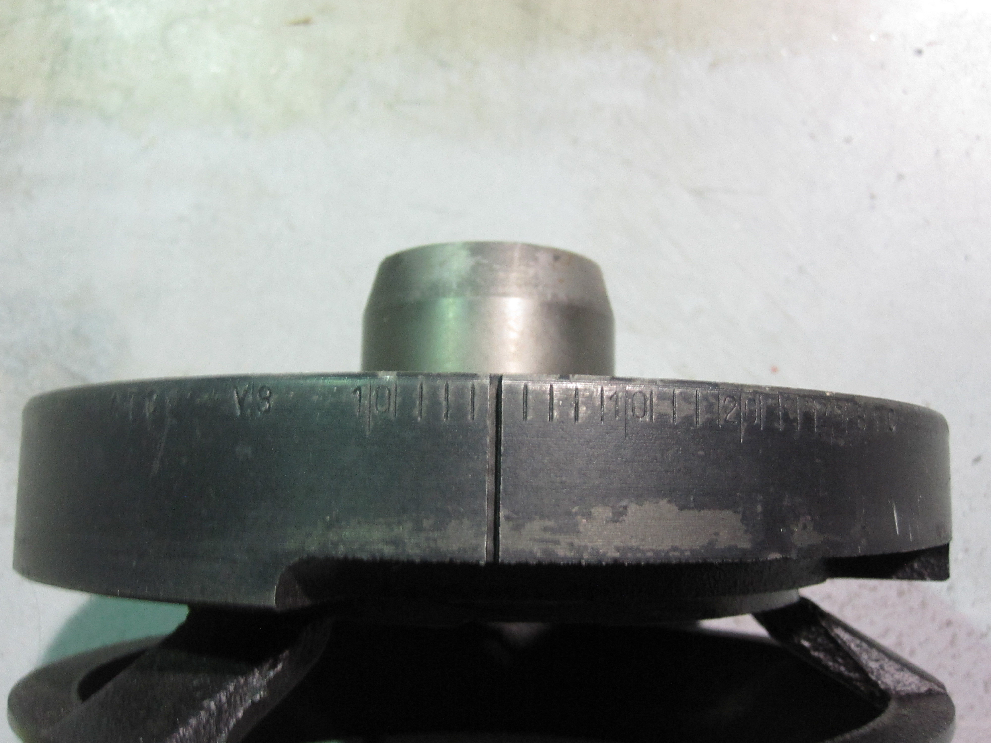 Harmonic Balancer used on DODGE TRUCK DURANGO/DAKOTA V85.9L(9403) bolts onto front end of