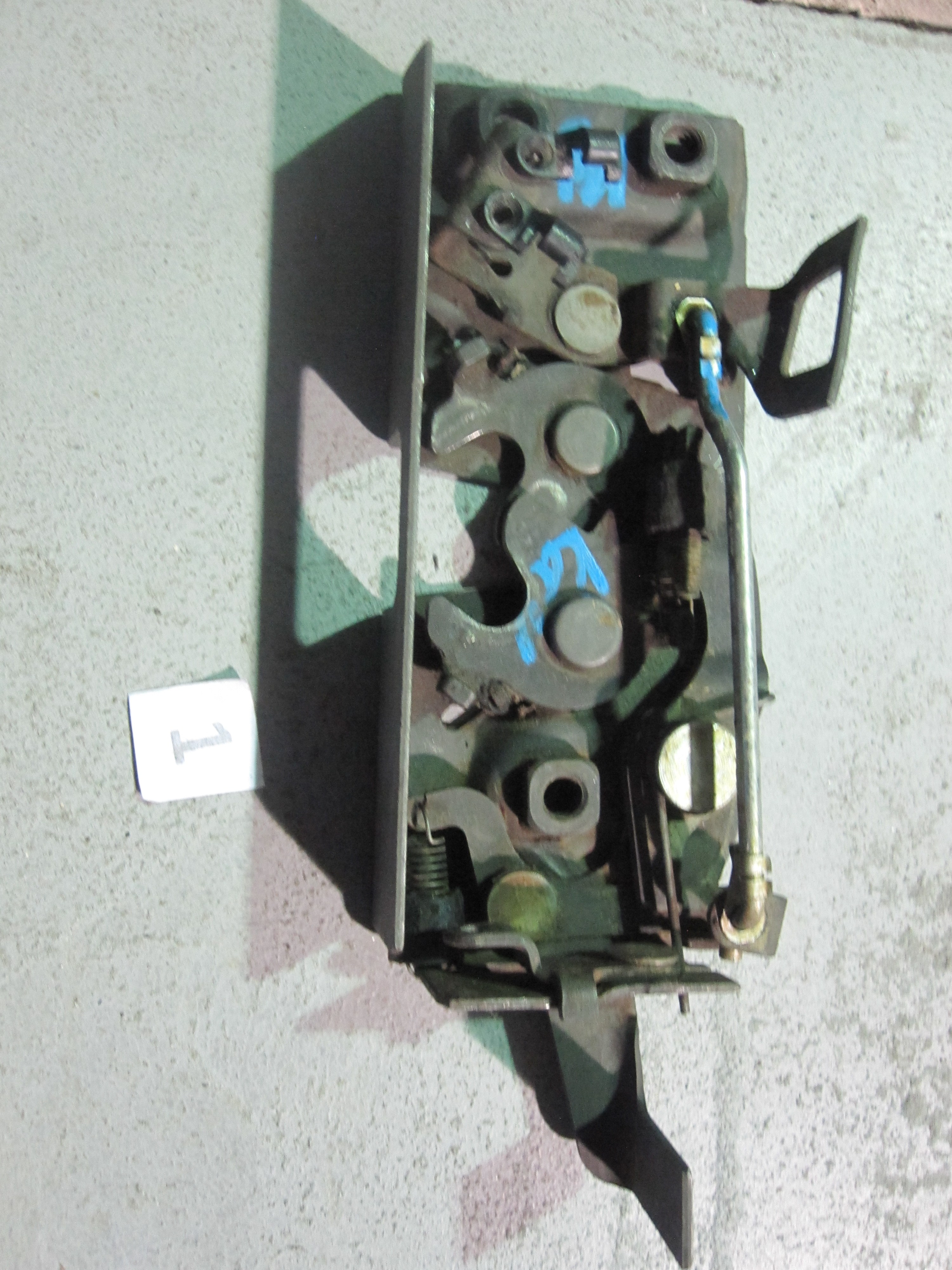 Driver's side door latch for "85'96 Chevrolet/GMC van. 145 Car