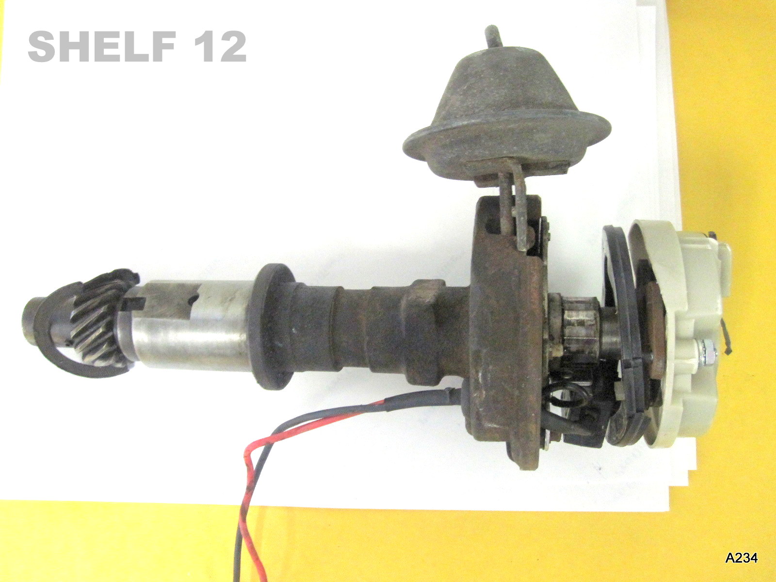 Pontiac GTO distributor, fits many different engines and years. See link for details. 2668