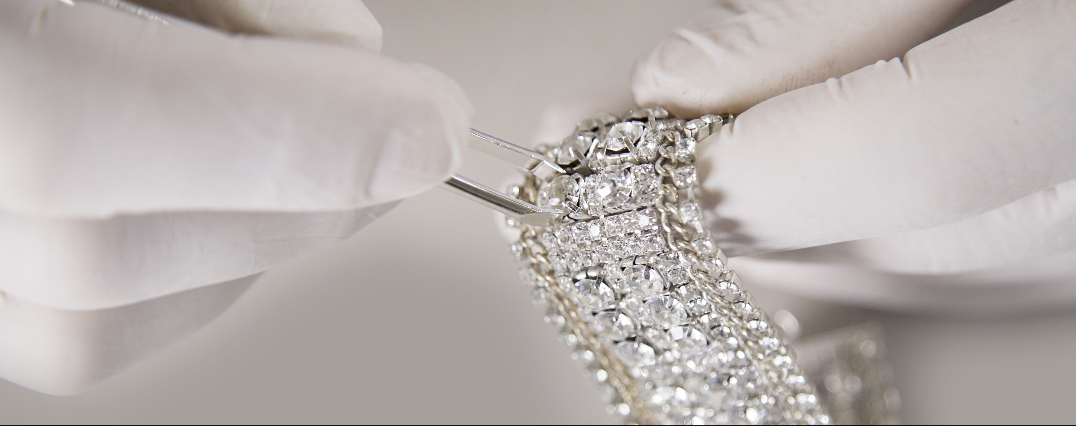 Grading International Diamond & Gem Grading Institute