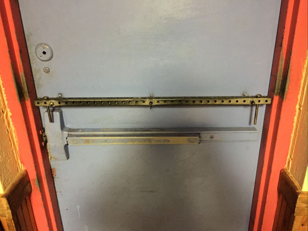 I Dig Hardware » WW DoubleBar Security Device