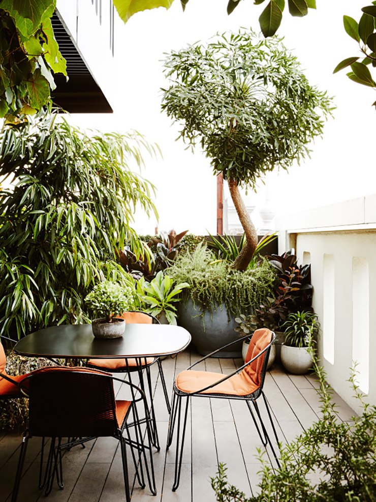 Eight Modern Urban Jungle Patios That are Perfect for Lounging Idle