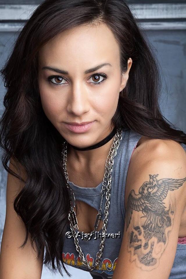 Eva Ceja – Idol Features