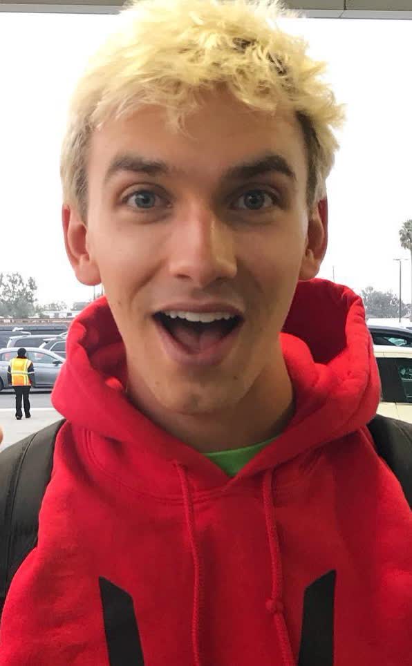 Stephen Sharer Bio, Age, Height, Weight, Net Worth
