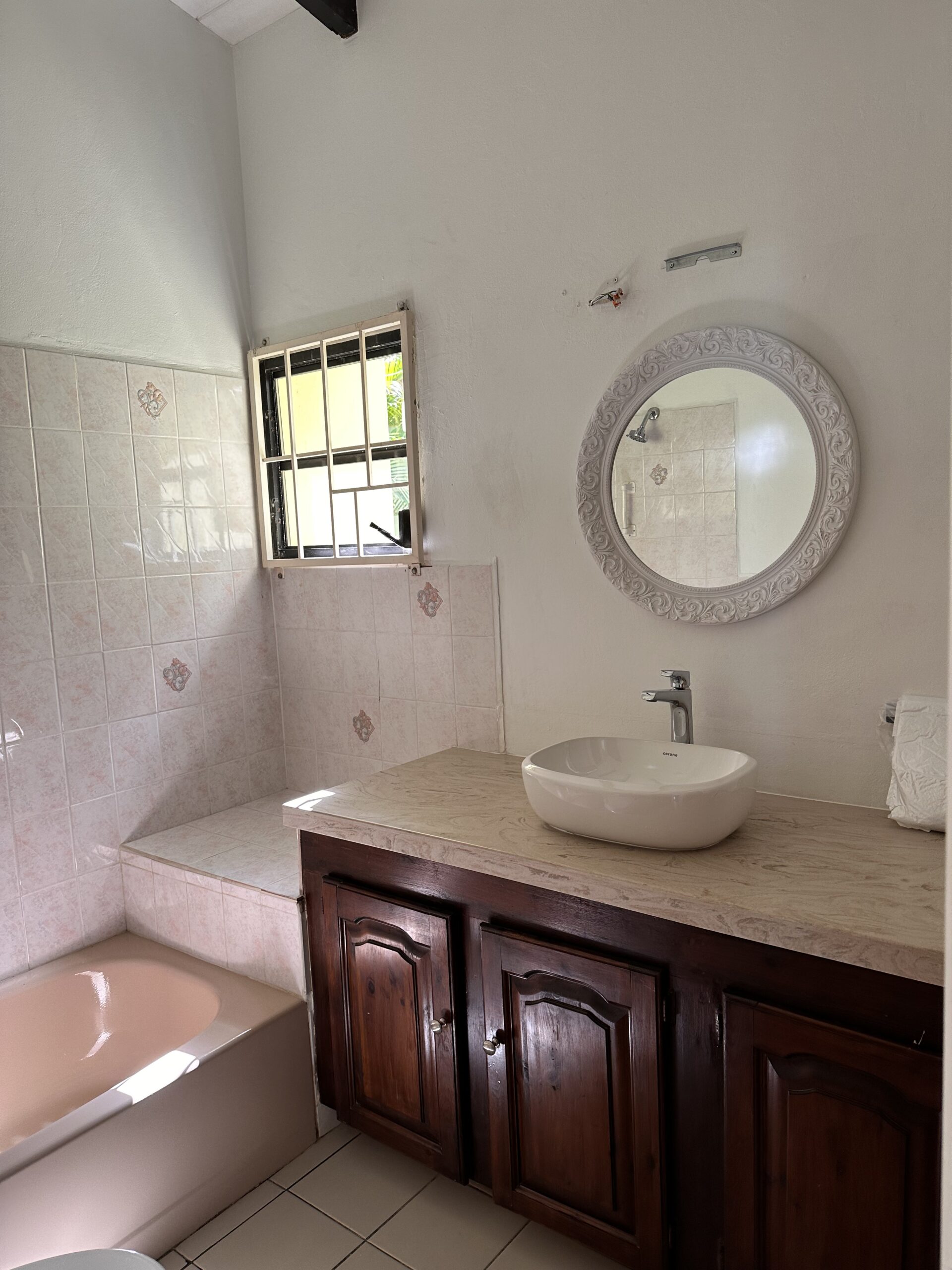 FOR RENT! Simpson Bay 2 Bedroom Home + 1 Bedroom Apartment Island